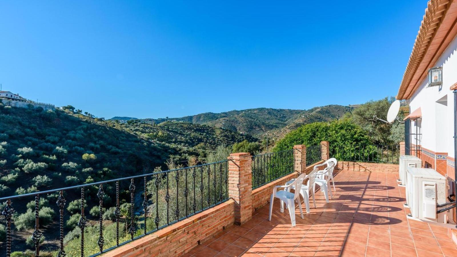 Villa El Terral Riogordo By Ruralidays מראה חיצוני תמונה