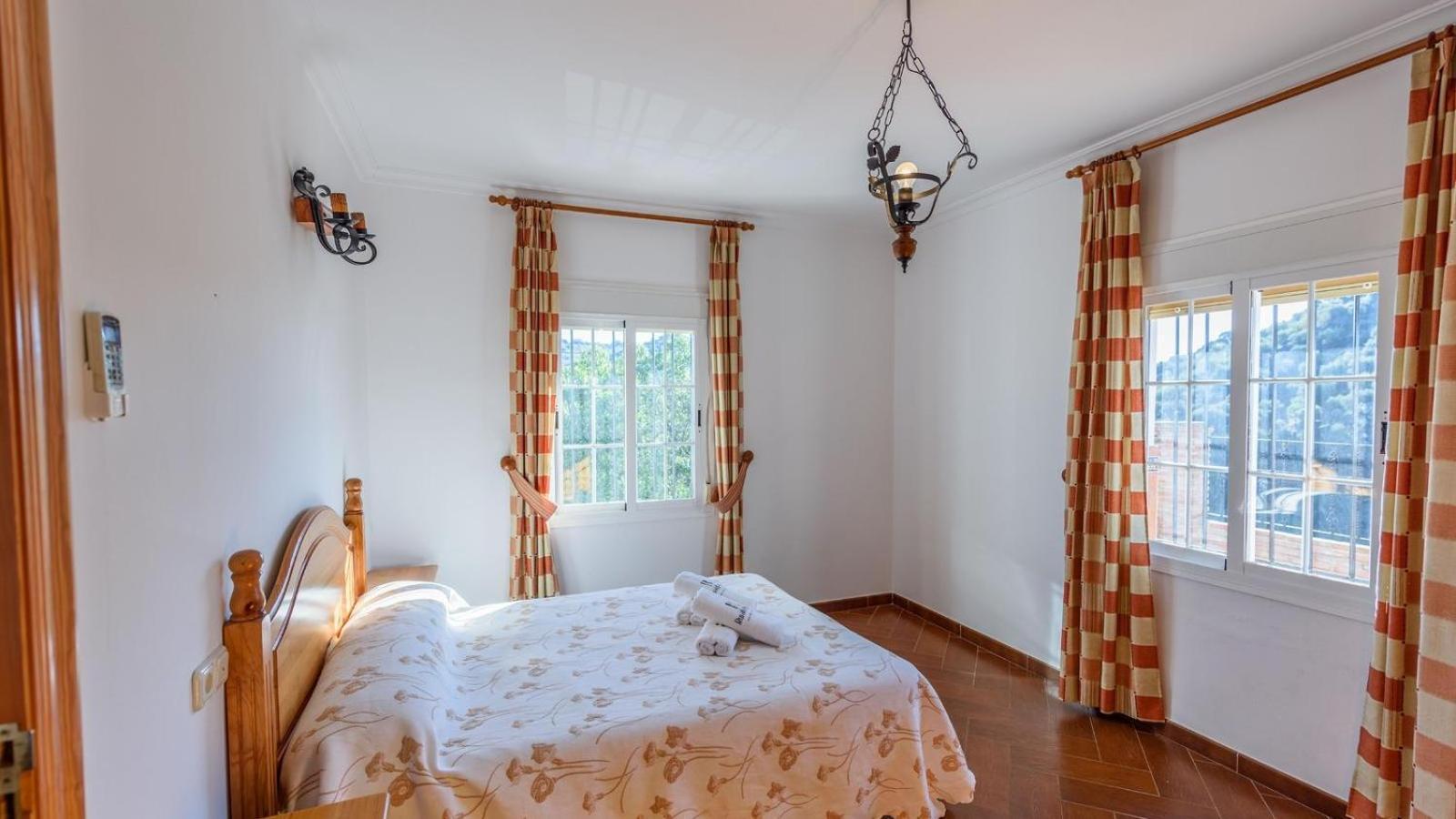 Villa El Terral Riogordo By Ruralidays מראה חיצוני תמונה