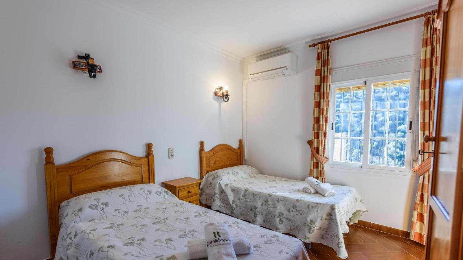 Villa El Terral Riogordo By Ruralidays מראה חיצוני תמונה